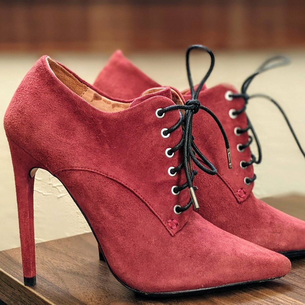 NWT L.A.M.B Isabella Wine Suede Stiletto Bootie size 5.5